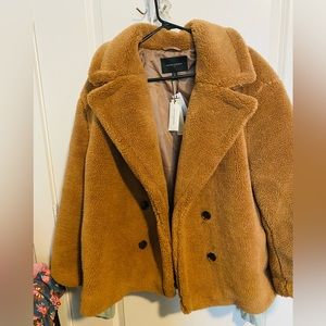 Brand new with tags camel Sherpa petite XL coat. Banana Republic. Never worn.